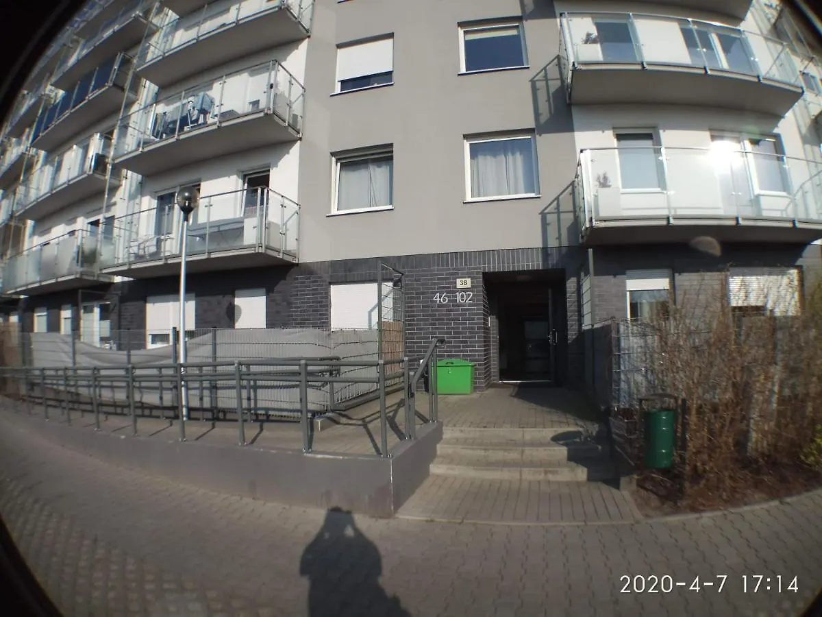 פוזנן 1090 Smialego 38 - Tanie Pokoje W Apartamencie - Samodzielne Zameldowanie - Self Check In דירה